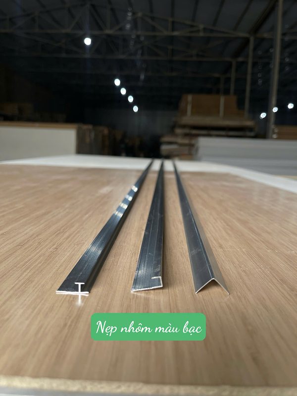 Nẹp nhôm màu bạc